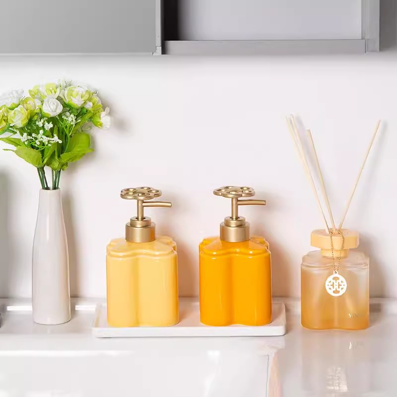 Zara Home Bathroom - الحديثة البرتقال الأزهار السيراميك زجاجة محلول